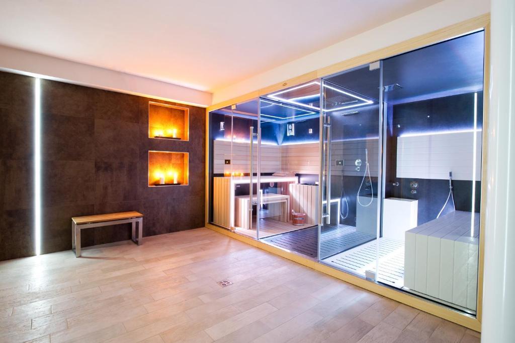 Suite con Vasca Idromassaggio e Accesso Spa